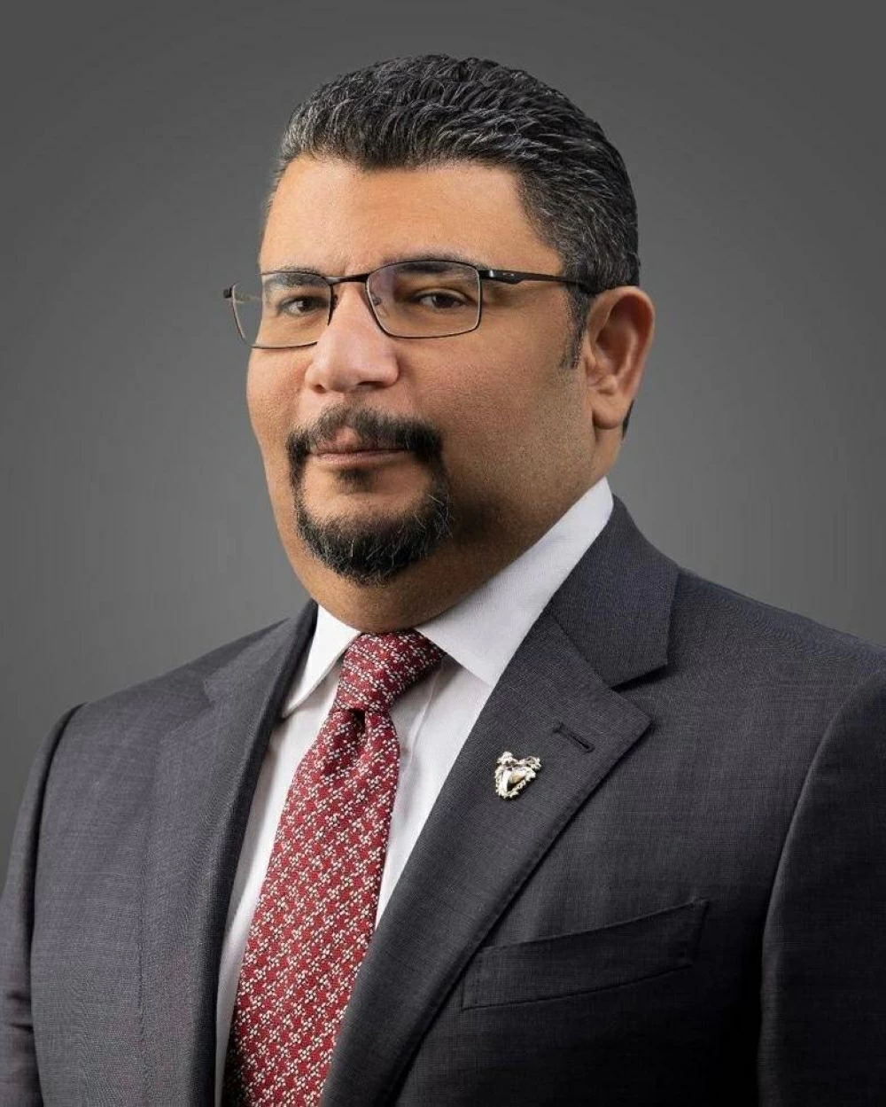 وزير الكهرباء والماء: المرأة البحرينية نموذج ملهم في التميز والإبداع ودعم مسيرة التنمية والازدهار