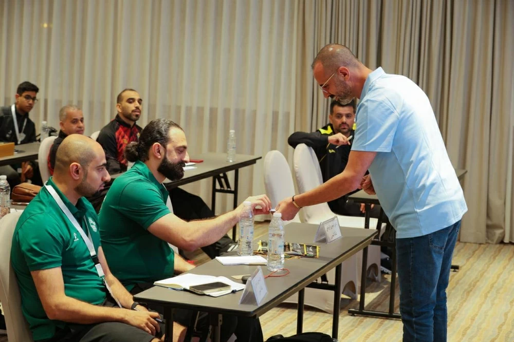 إجراء الاجتماع الفني وقرعة بطولة أندية غرب آسيا لكرة الطاولة