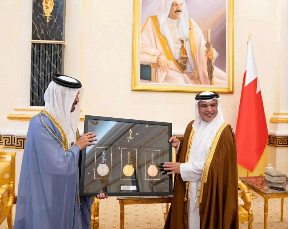 ولي العهد رئيس الوزراء يلتقي خالد بن حمد وأعضاء &laquo;تنفيذية آسيوية الشباب&raquo;