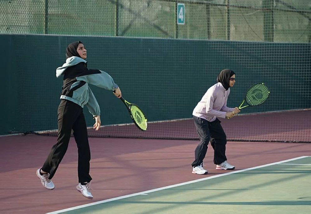 نسائية التنس تقيم البطولة الثانية لزوجي للسيدات بمناسبة يوم المرأة البحرينية