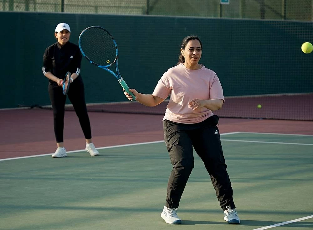 نسائية التنس تقيم البطولة الثانية لزوجي للسيدات بمناسبة يوم المرأة البحرينية