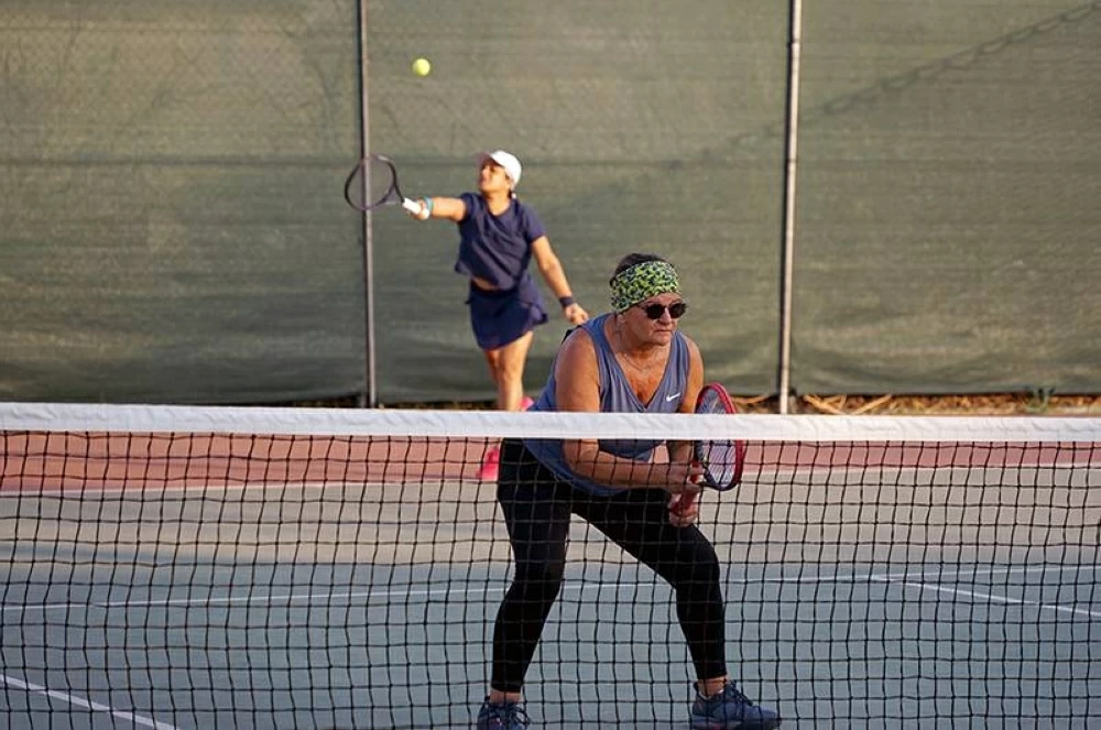 نسائية التنس تقيم البطولة الثانية لزوجي للسيدات بمناسبة يوم المرأة البحرينية