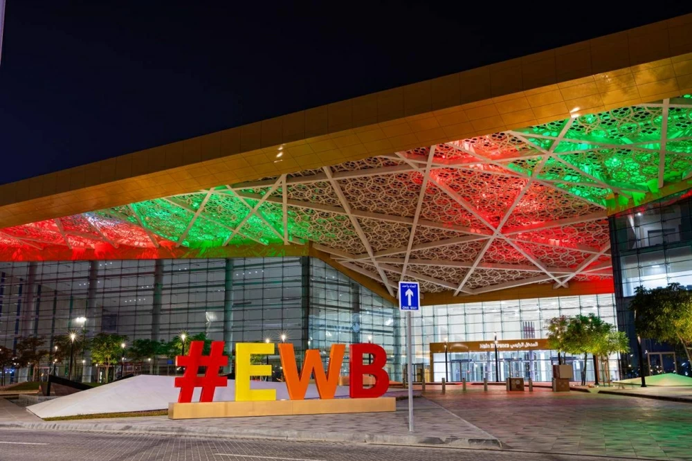 البحرين تزدان بألوان علم الإمارات احتفالاً بذكرى عيد الاتحاد الـ54