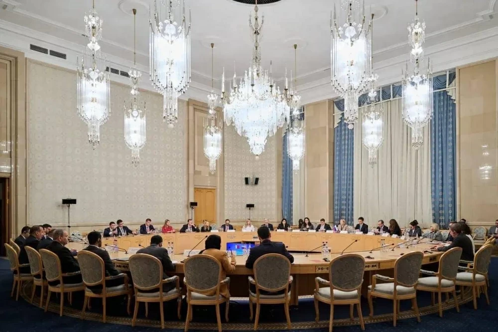 وزير الصناعة يترأس وفد البحرين في اجتماع الجنة البحرينية &ndash; الروسية للتعاون بموسكو