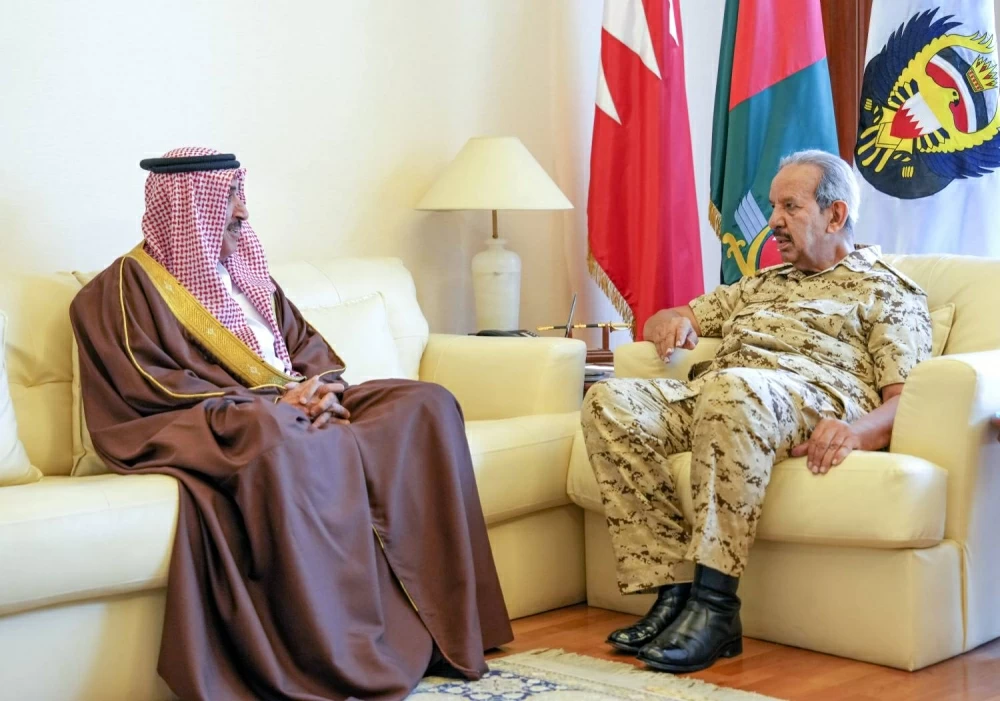 القائد العام يستقبل الشيخ محمد بن عطية