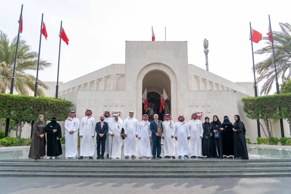 أمانة النواب تستقبل وفداً من الجامعة الأهلية