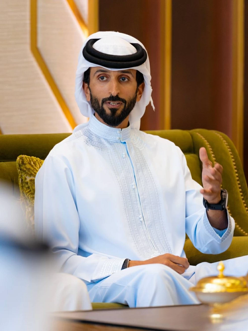 ناصر بن حمد يستقبل خالد بن حمد  واللجنتين العليا المنظمة والتنفيذية لدورة الألعاب الآسيوية للشباب