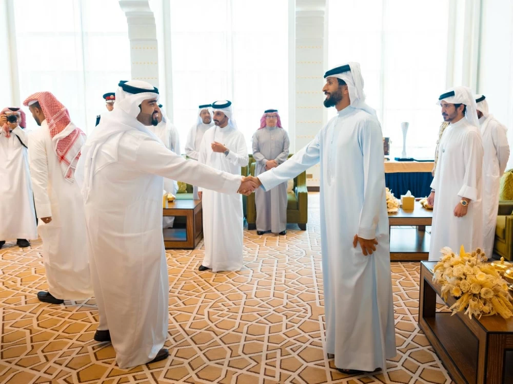 ناصر بن حمد يستقبل خالد بن حمد  واللجنتين العليا المنظمة والتنفيذية لدورة الألعاب الآسيوية للشباب