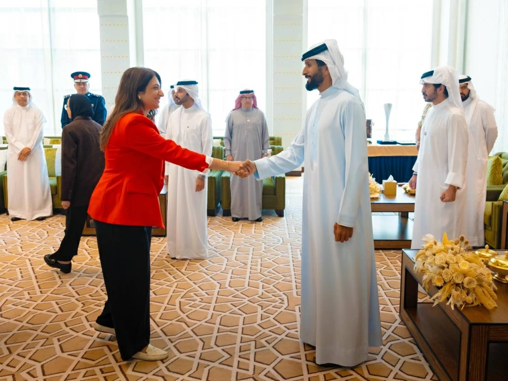 ناصر بن حمد يستقبل خالد بن حمد  واللجنتين العليا المنظمة والتنفيذية لدورة الألعاب الآسيوية للشباب