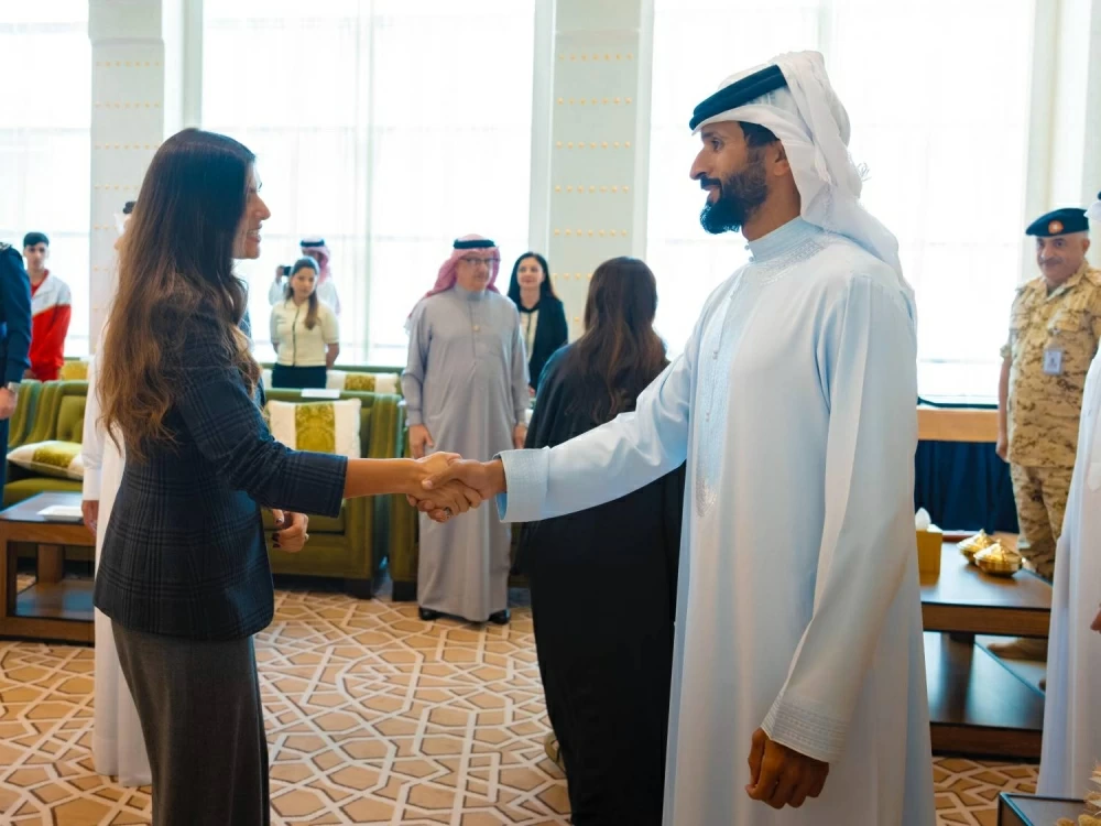 ناصر بن حمد يستقبل خالد بن حمد  واللجنتين العليا المنظمة والتنفيذية لدورة الألعاب الآسيوية للشباب