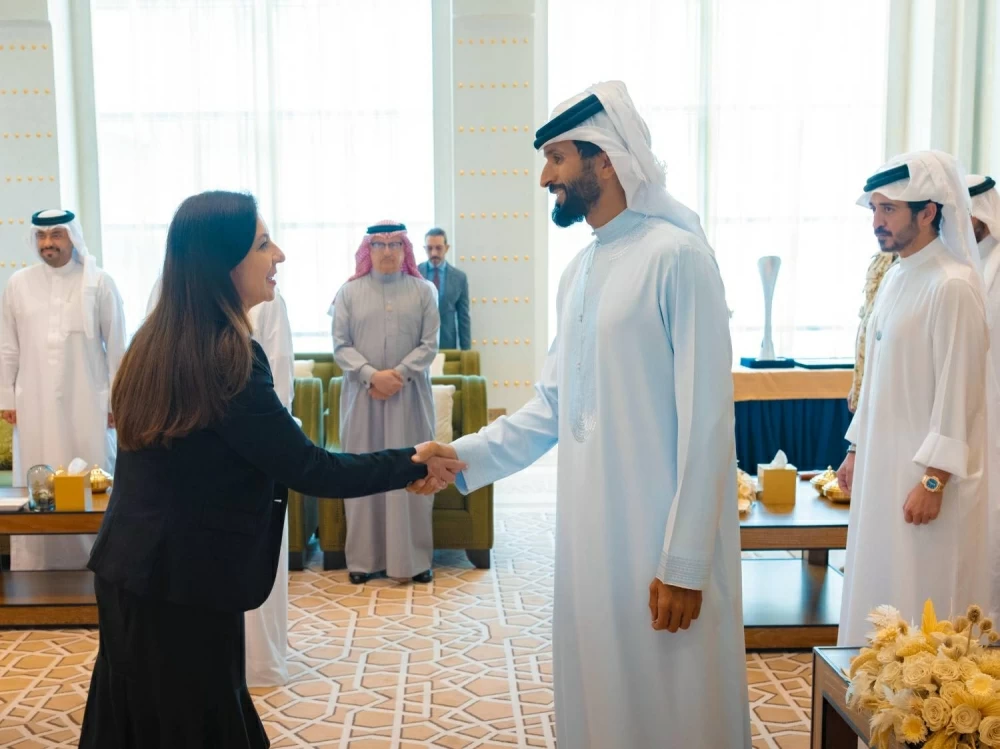 ناصر بن حمد يستقبل خالد بن حمد  واللجنتين العليا المنظمة والتنفيذية لدورة الألعاب الآسيوية للشباب