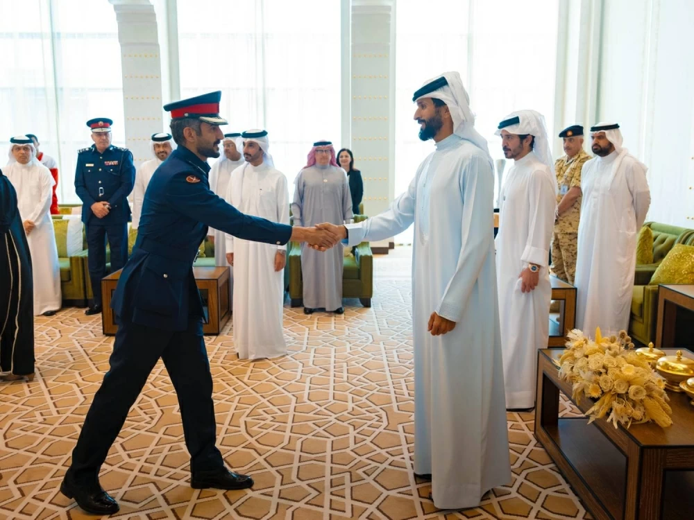 ناصر بن حمد يستقبل خالد بن حمد  واللجنتين العليا المنظمة والتنفيذية لدورة الألعاب الآسيوية للشباب