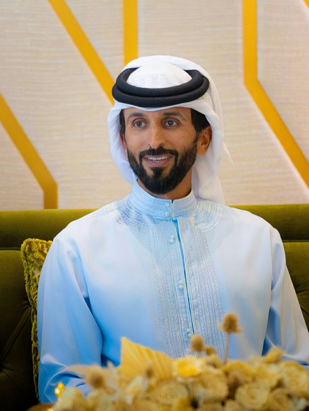 ناصر بن حمد يستقبل خالد بن حمد  واللجنتين العليا المنظمة والتنفيذية لدورة الألعاب الآسيوية للشباب