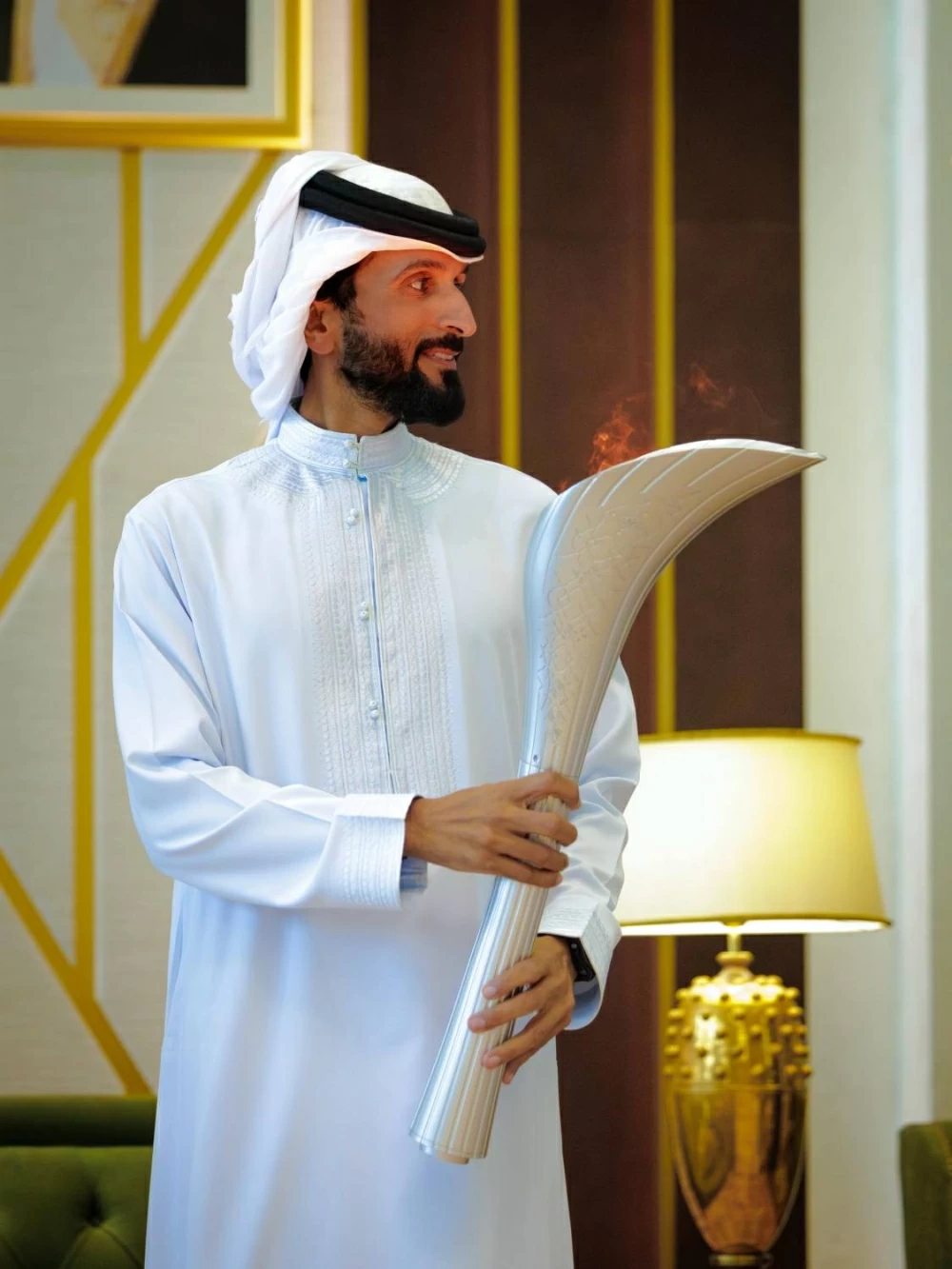 ناصر بن حمد يستقبل خالد بن حمد  واللجنتين العليا المنظمة والتنفيذية لدورة الألعاب الآسيوية للشباب