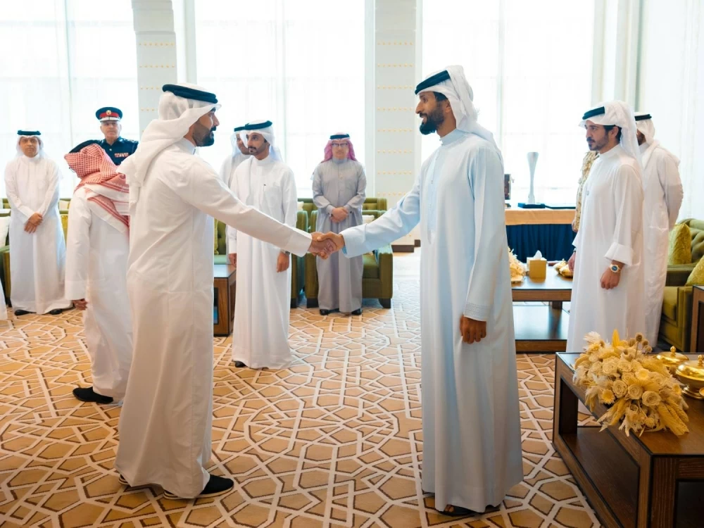 ناصر بن حمد يستقبل خالد بن حمد  واللجنتين العليا المنظمة والتنفيذية لدورة الألعاب الآسيوية للشباب