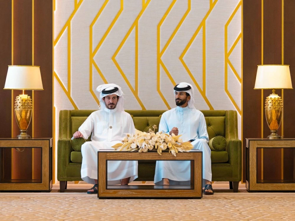 ناصر بن حمد يستقبل خالد بن حمد  واللجنتين العليا المنظمة والتنفيذية لدورة الألعاب الآسيوية للشباب