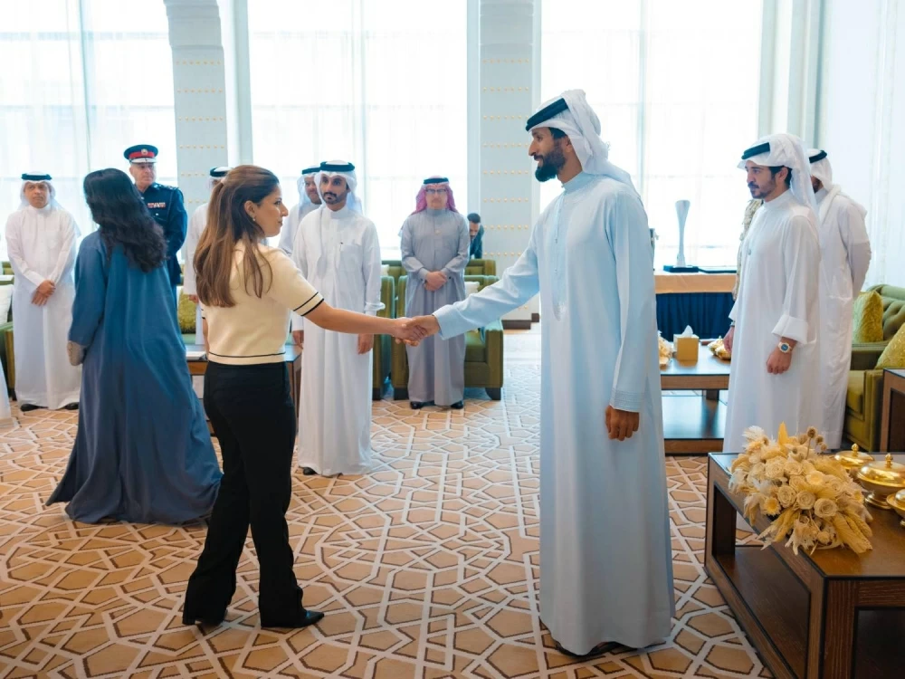 ناصر بن حمد يستقبل خالد بن حمد  واللجنتين العليا المنظمة والتنفيذية لدورة الألعاب الآسيوية للشباب