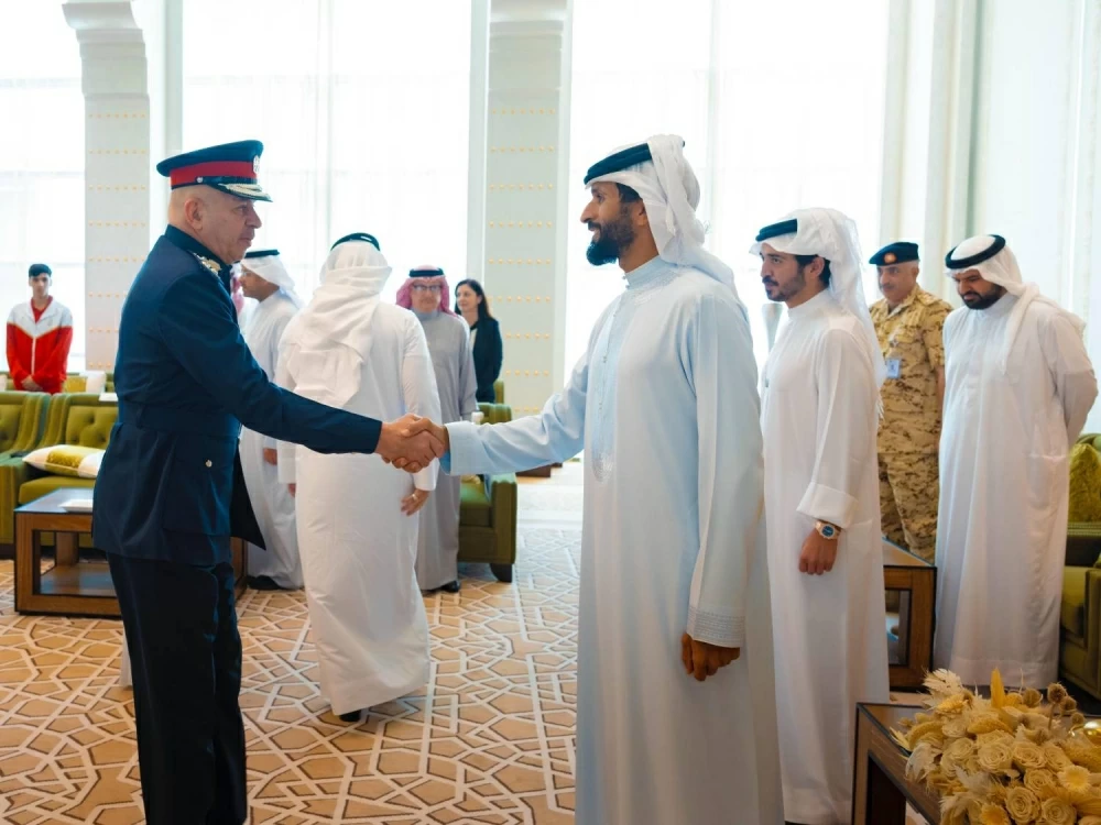 ناصر بن حمد يستقبل خالد بن حمد  واللجنتين العليا المنظمة والتنفيذية لدورة الألعاب الآسيوية للشباب