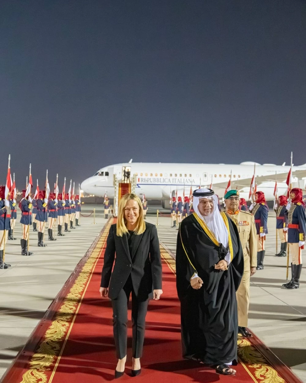 ولي العهد رئيس الوزراء في مقدمة مستقبلي رئيسة وزراء إيطاليا