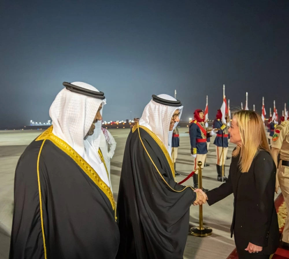 ولي العهد رئيس الوزراء في مقدمة مستقبلي رئيسة وزراء إيطاليا