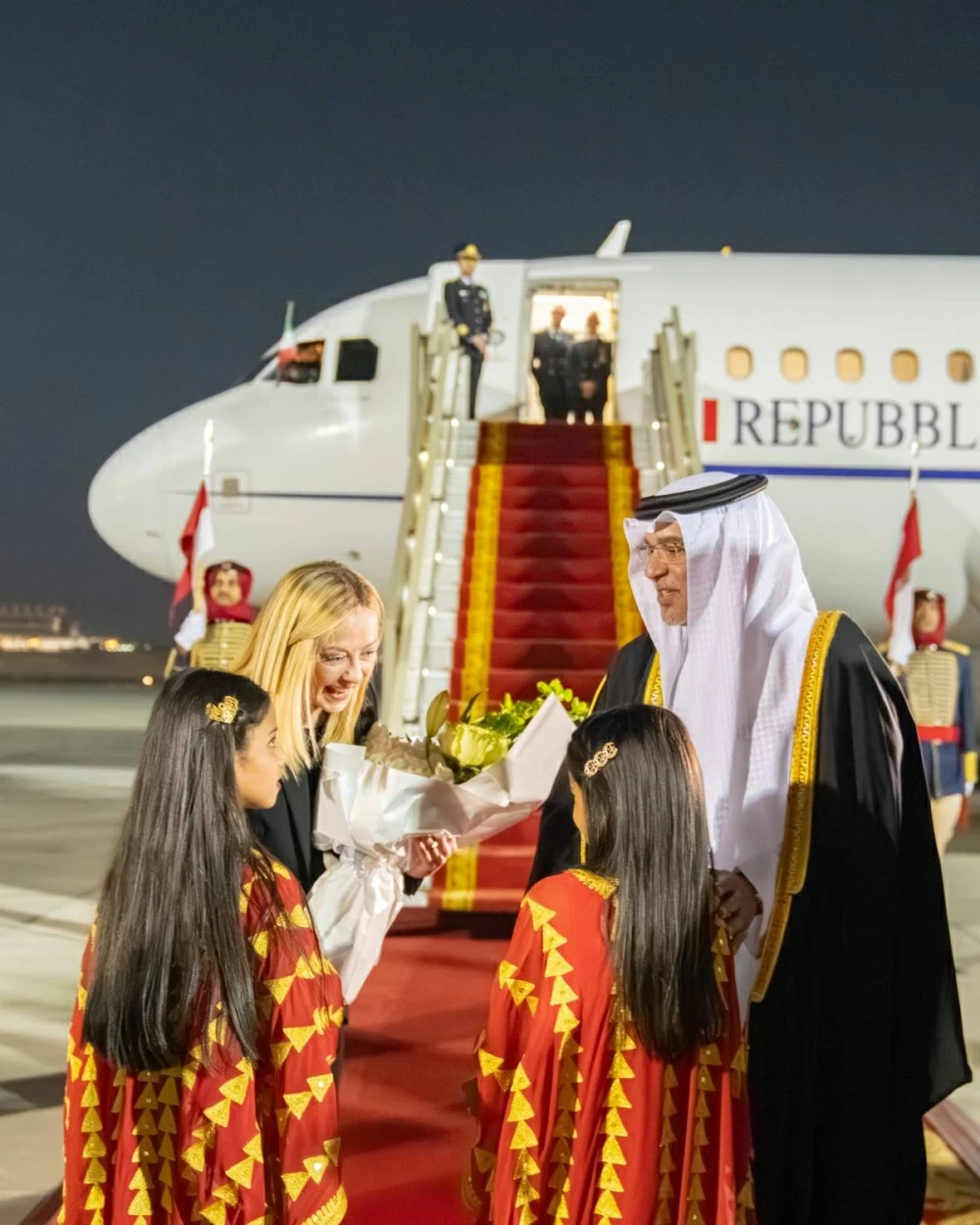 ولي العهد رئيس الوزراء في مقدمة مستقبلي رئيسة وزراء إيطاليا