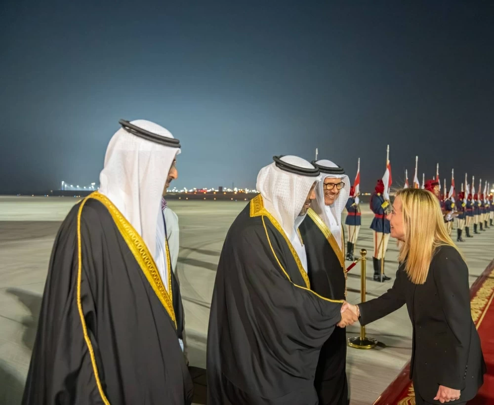 ولي العهد رئيس الوزراء في مقدمة مستقبلي رئيسة وزراء إيطاليا