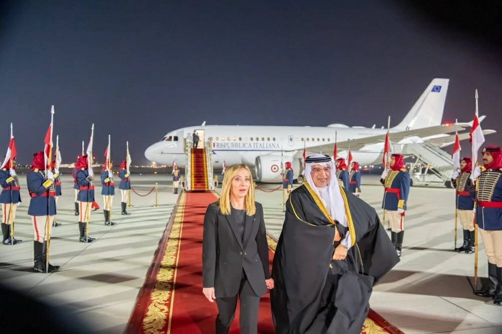 ولي العهد رئيس الوزراء في مقدمة مستقبلي رئيسة وزراء إيطاليا