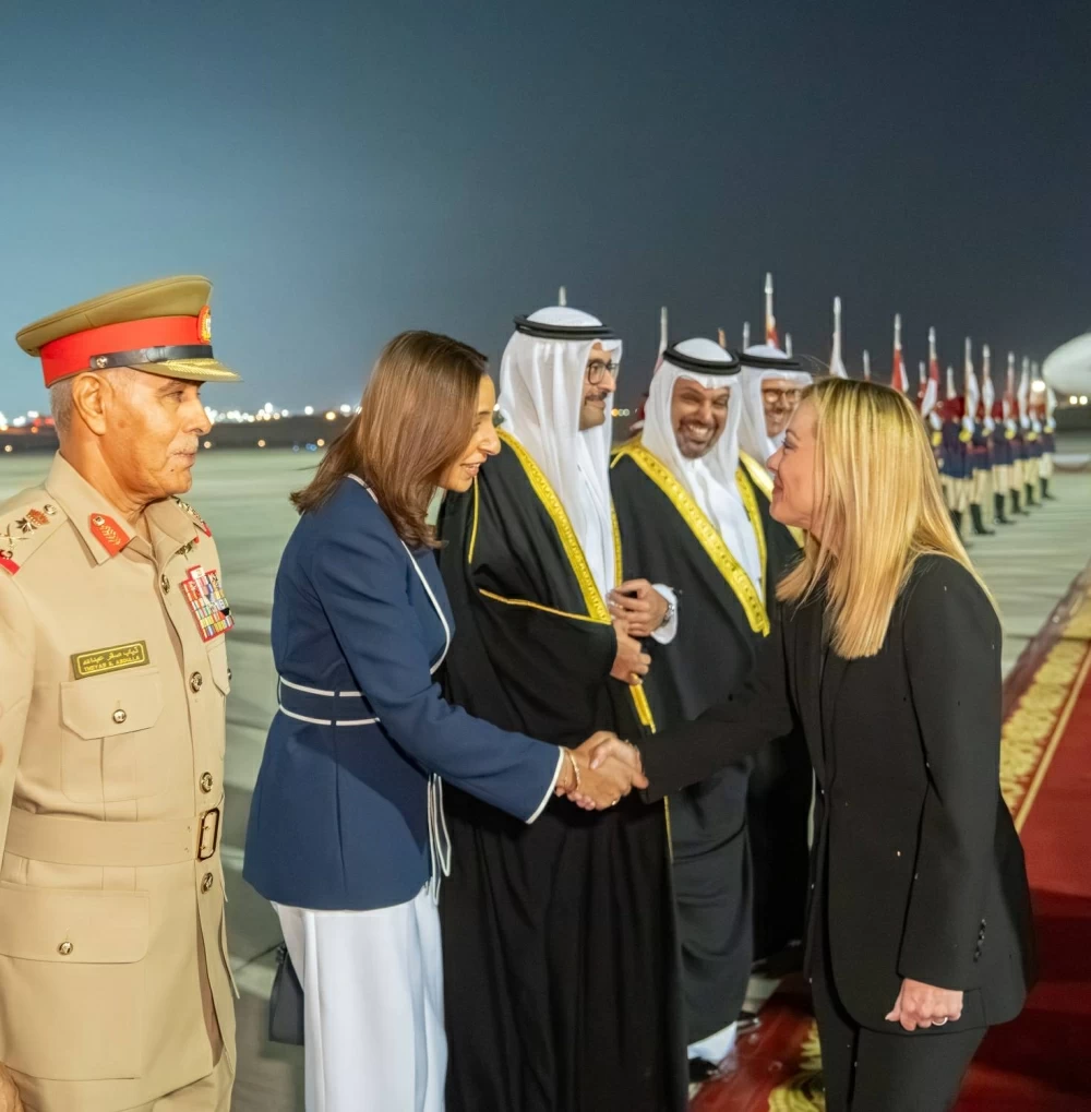 ولي العهد رئيس الوزراء في مقدمة مستقبلي رئيسة وزراء إيطاليا