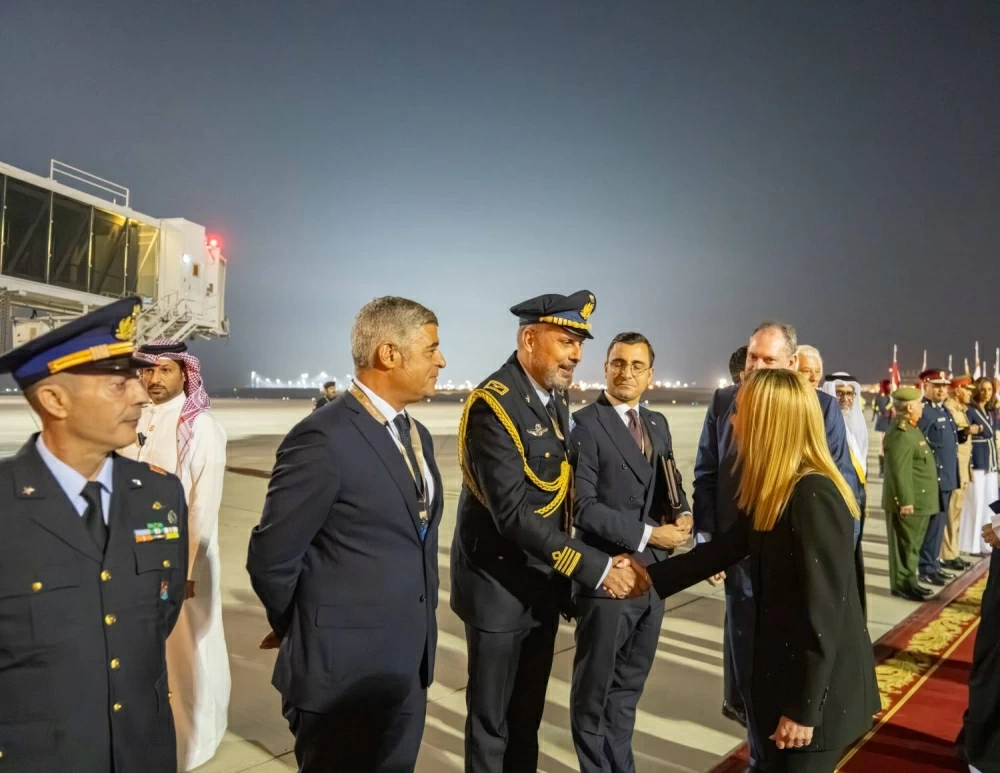 ولي العهد رئيس الوزراء في مقدمة مستقبلي رئيسة وزراء إيطاليا