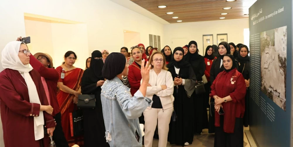 "تكافؤ الفرص" بـ "الخليج العربي" تُنظم جولة تراثية بمتحف وقلعة البحرين احتفاءً بيوم المرأة البحرينية