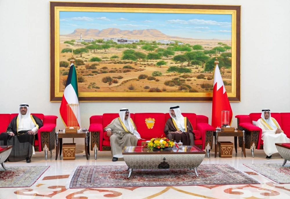 أمير الكويت يصل إلى البحرين للمشاركة في القمة الخليجية