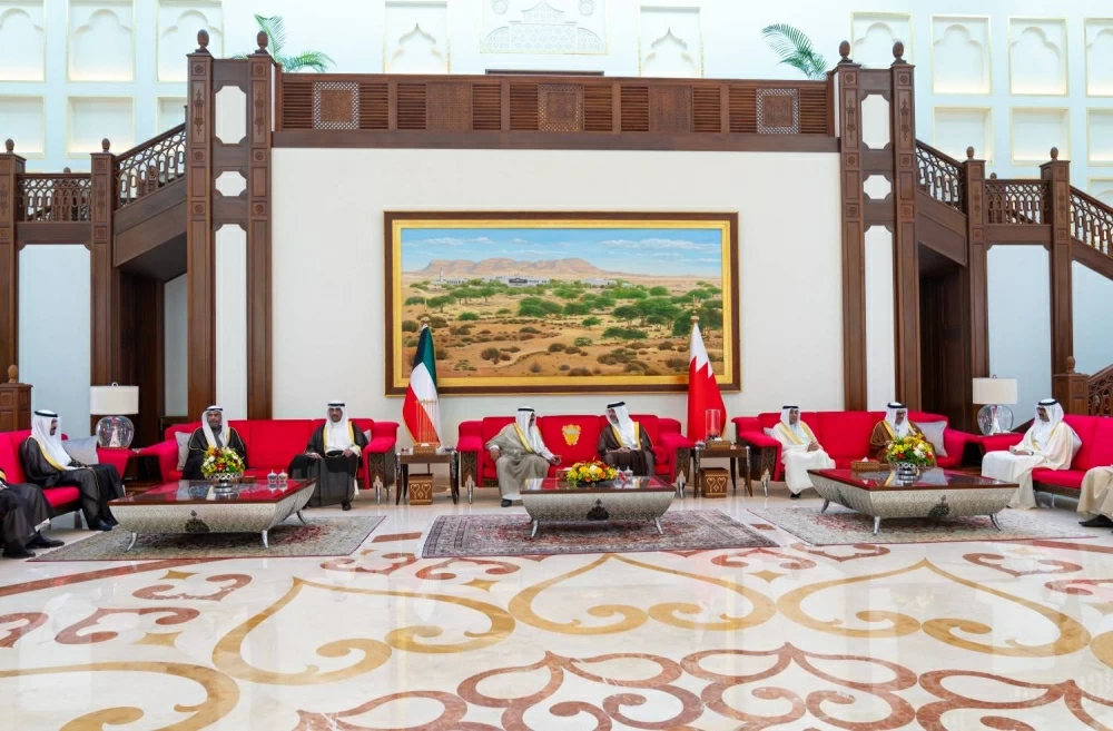 أمير الكويت يصل إلى البحرين للمشاركة في القمة الخليجية