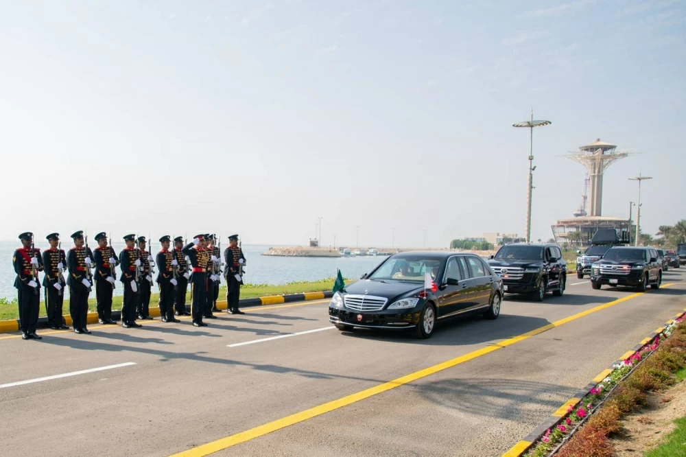 ولي العهد السعودي يصل البحرين للمشاركة في القمة الخليجية