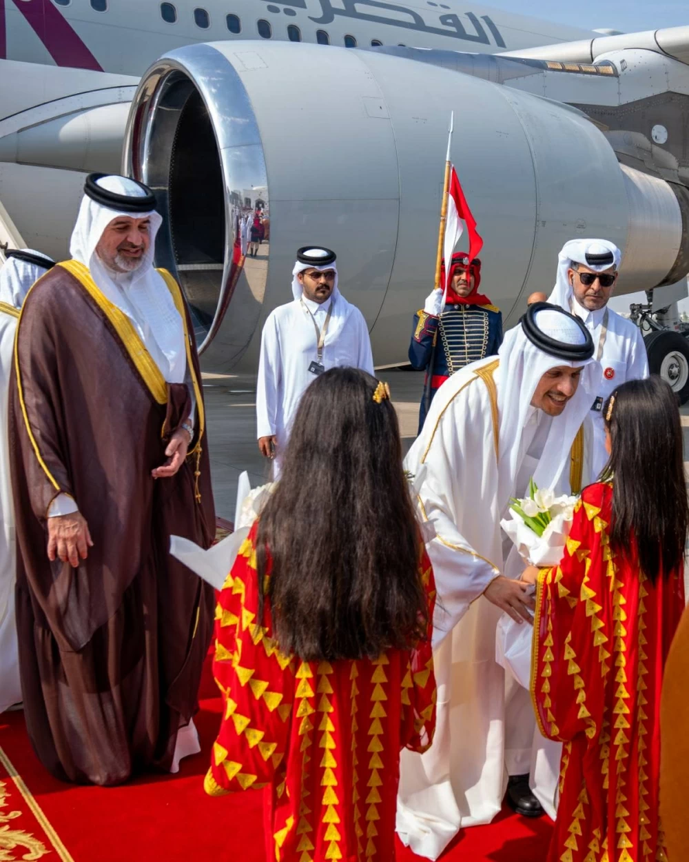 رئيس الوزراء وزير الخارجية القطري يصل إلى البحرين للمشاركة في القمة الخليجية
