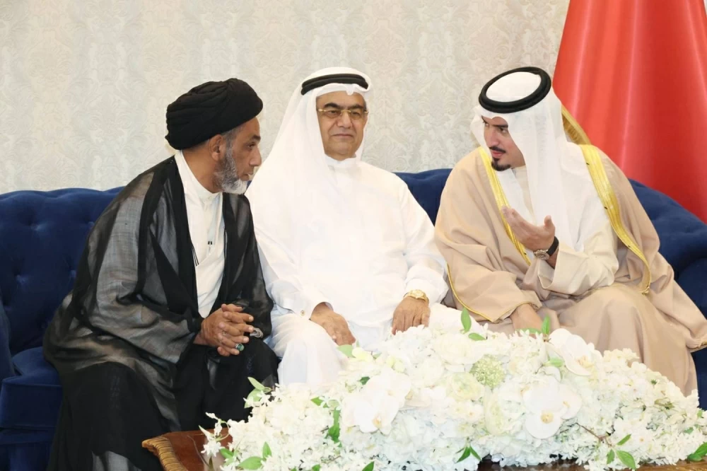 ضيوف مجلس محافظة العاصمة يشيدون بمتانة العلاقات الخليجية ويثمنون استضافة قمة البحرين