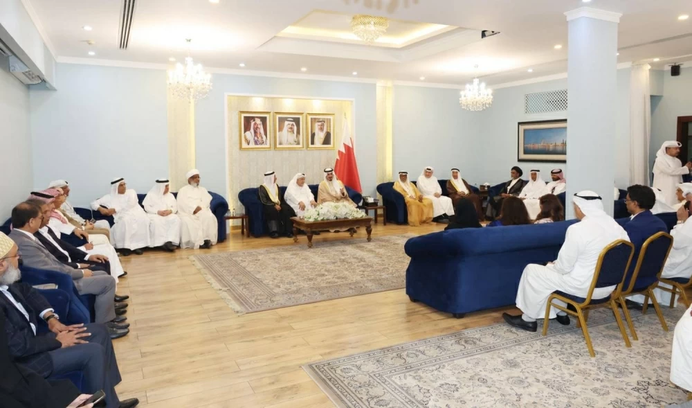 ضيوف مجلس محافظة العاصمة يشيدون بمتانة العلاقات الخليجية ويثمنون استضافة قمة البحرين