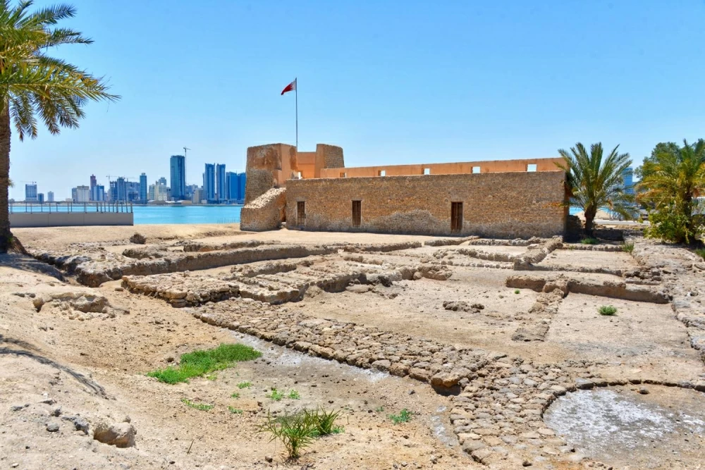 الطقس في مملكة البحرين بارد نسبيًا ليلًا ومعتدلًا نهارًا