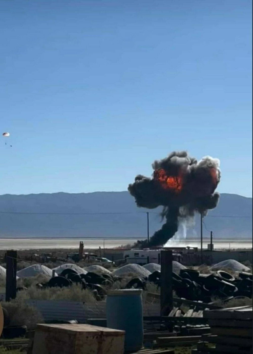 تحطم مقاتلة أمريكية في صحراء كاليفورنيا