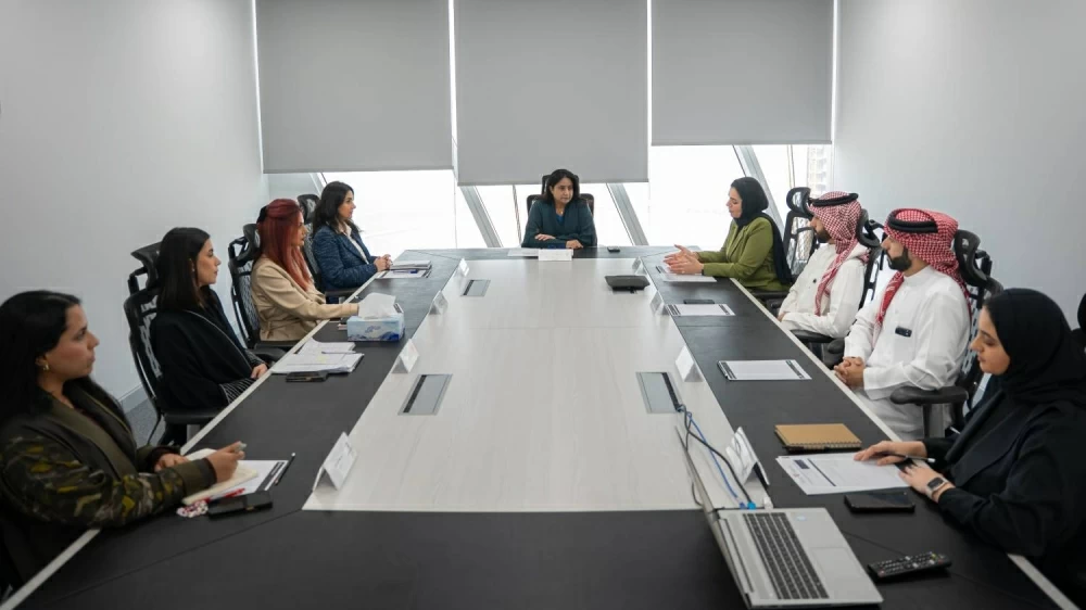 المعلمة أمينة جناحي تنمي الإبداع الفني في مدرسة حليمة السعدية