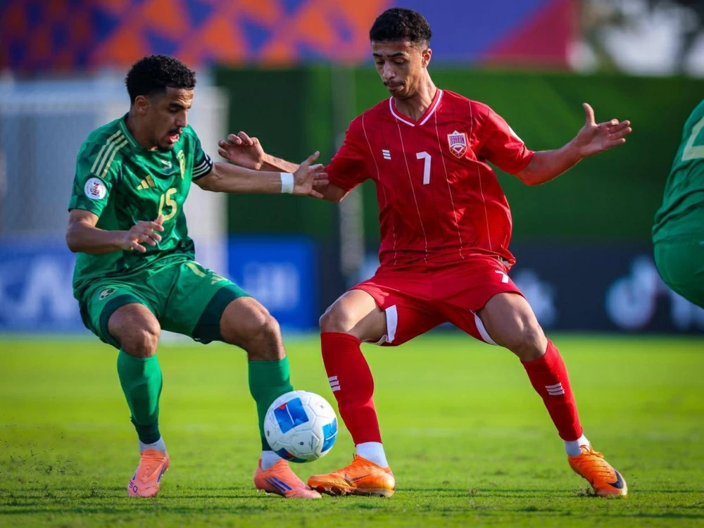 الأحمر الأولمبي يستهل مشواره بخسارة عريضة من الأخضر الأولمبي
