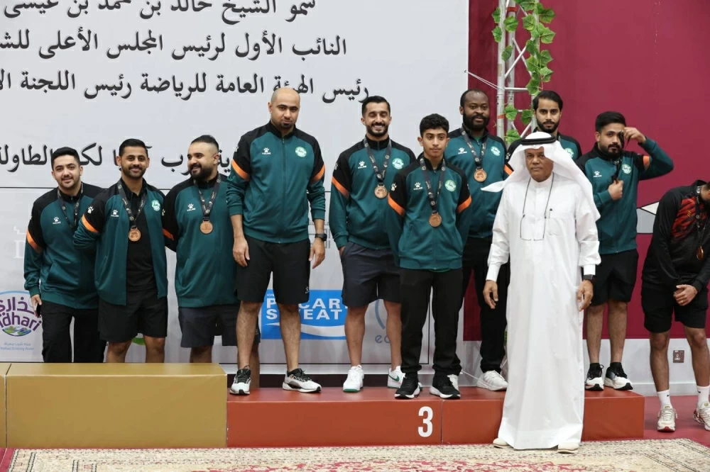 عيسى بن علي يشهد ختام بطولة أندية غرب آسيا لكرة الطاولة للرجال والسيدات