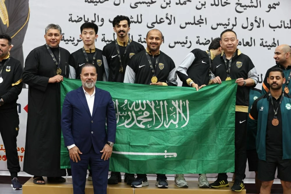 عيسى بن علي يشهد ختام بطولة أندية غرب آسيا لكرة الطاولة للرجال والسيدات