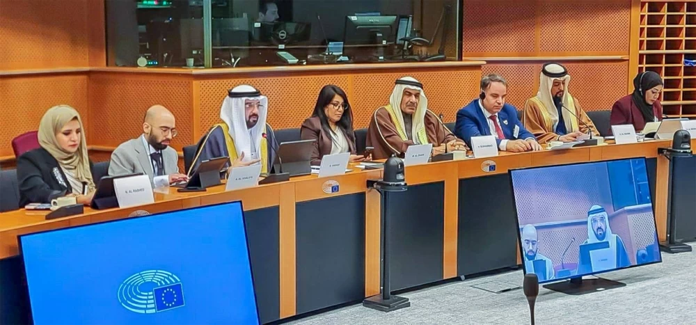 الوفد النيابي البحريني يؤكد في بروكسل أهمية تطوير الشراكات البرلمانية والأمنية والاقتصادية مع الاتحاد الأوروبي