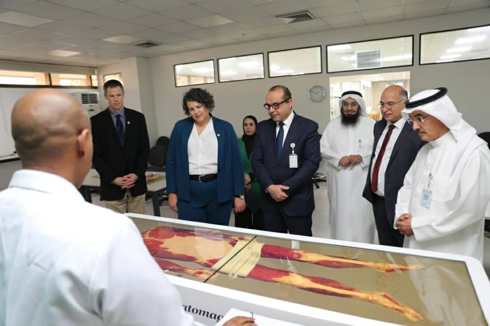 القائم بالأعمال في سفارة أمريكا بالمنامة تبحث مع رئيس "الخليج العربي" الأولويات المشتركة في مجال التعليم العالي