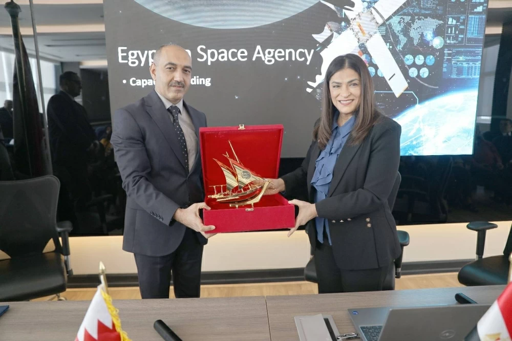 وفد جمعية المهندسين البحرينية يزور وكالة الفضاء المصرية