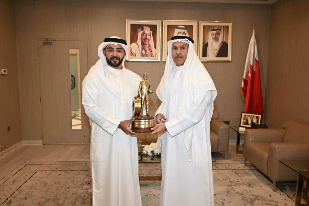 هشام بن عبدالرحمن يهنئ موظفين شئون الجنسية والجوازات والإقامة بإنجازاتهم العلمية والرياضية