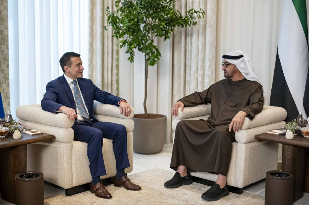 رئيس دولة الإمارات العربية المتحدة يلتقي رئيس الإكوادور