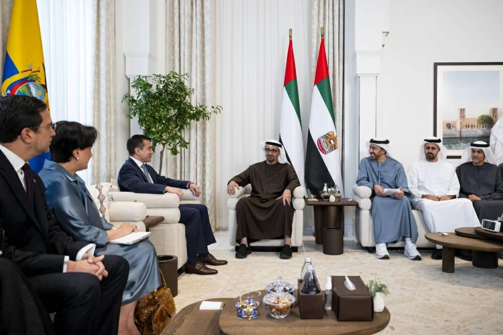 رئيس دولة الإمارات العربية المتحدة يلتقي رئيس الإكوادور