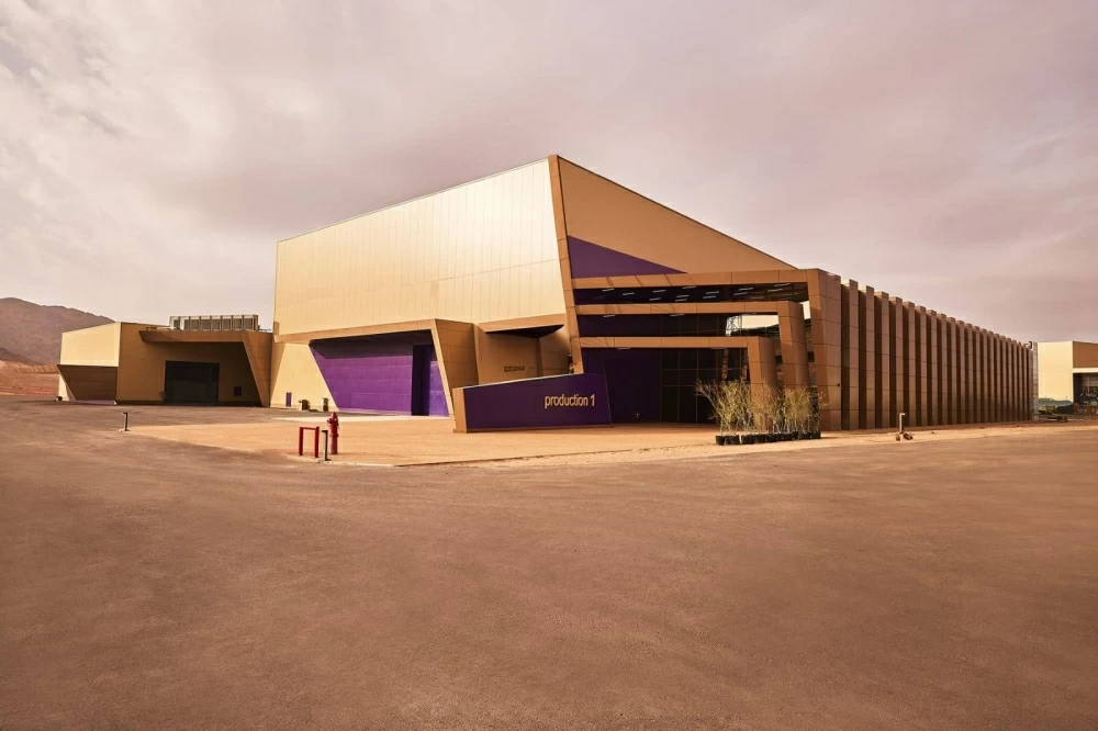 فيلم العلا تستعد لتصوير الفيلم الرومانسي &laquo;تشيسنغ ريد&raquo; من بطولة مادلين بيتش وغافين كاساليغنو في العلا