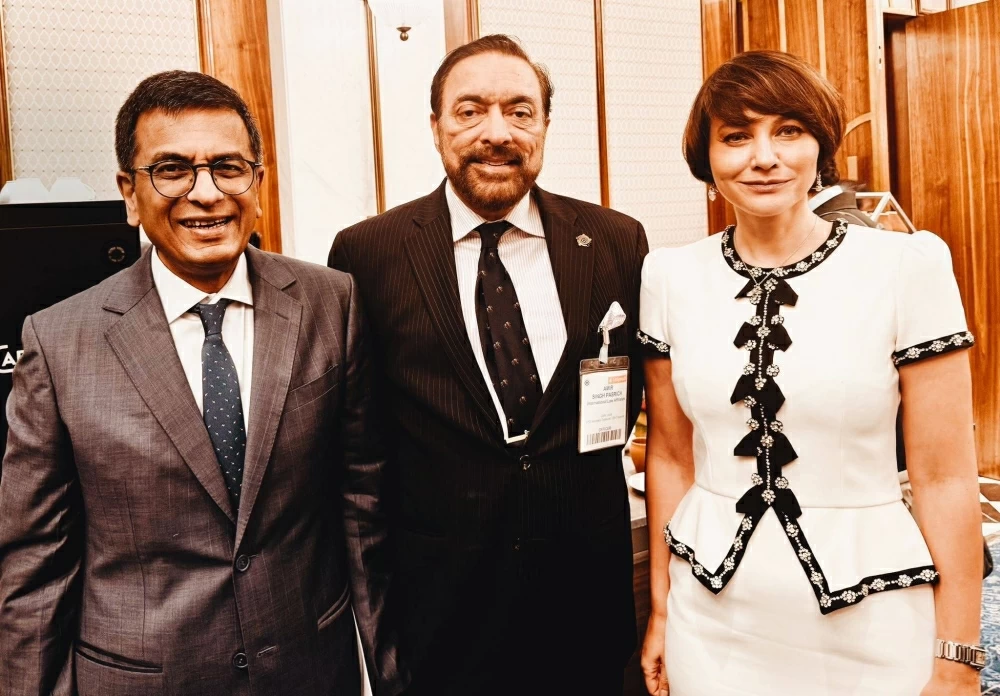 ماريكا بولسون تلتقي رئيس اللجنة الاستشارية لمحكمة البحرين التجارية الدولية